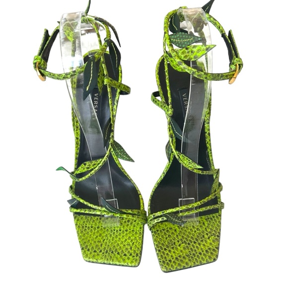 SOLD‼️VERSACE Snakeskin Leaf Sandal Green - Picture 6 of 14